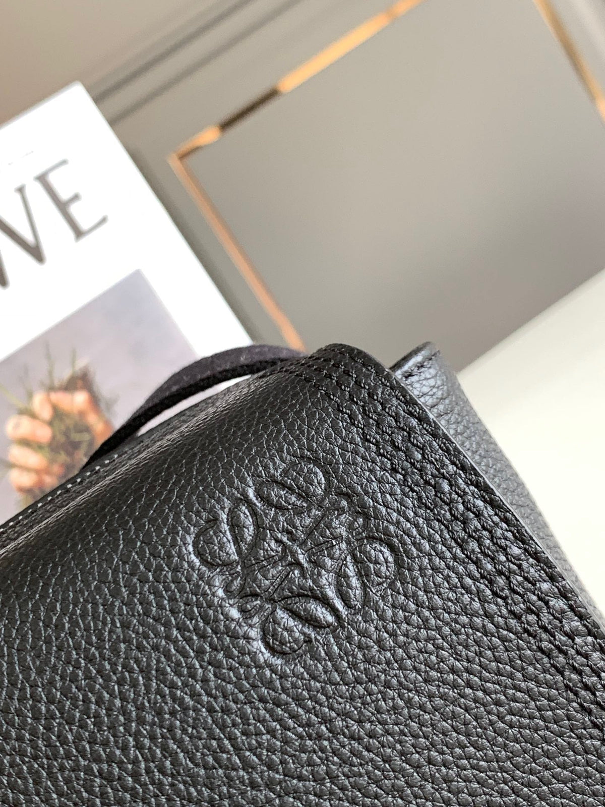LO Messenger Bag