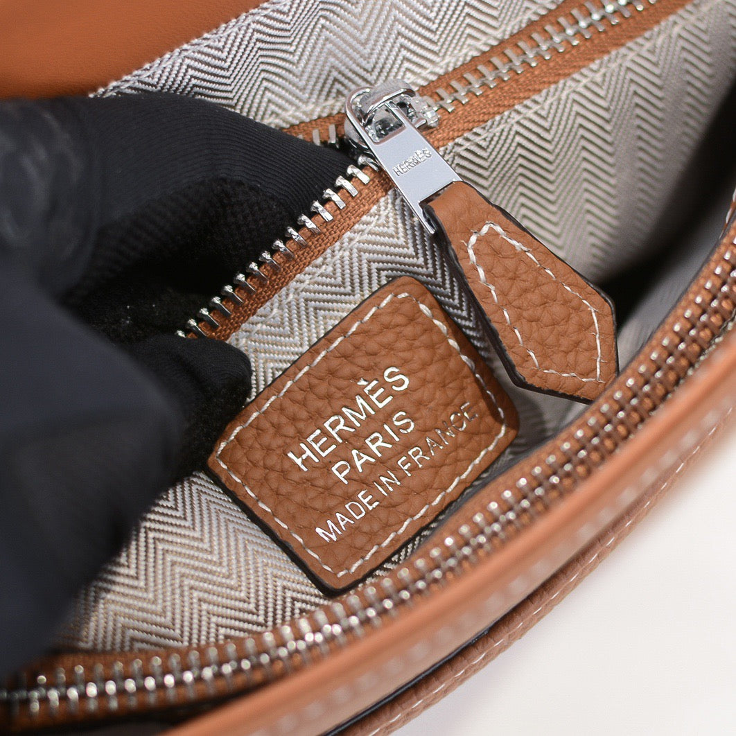 HERM Sling Bag