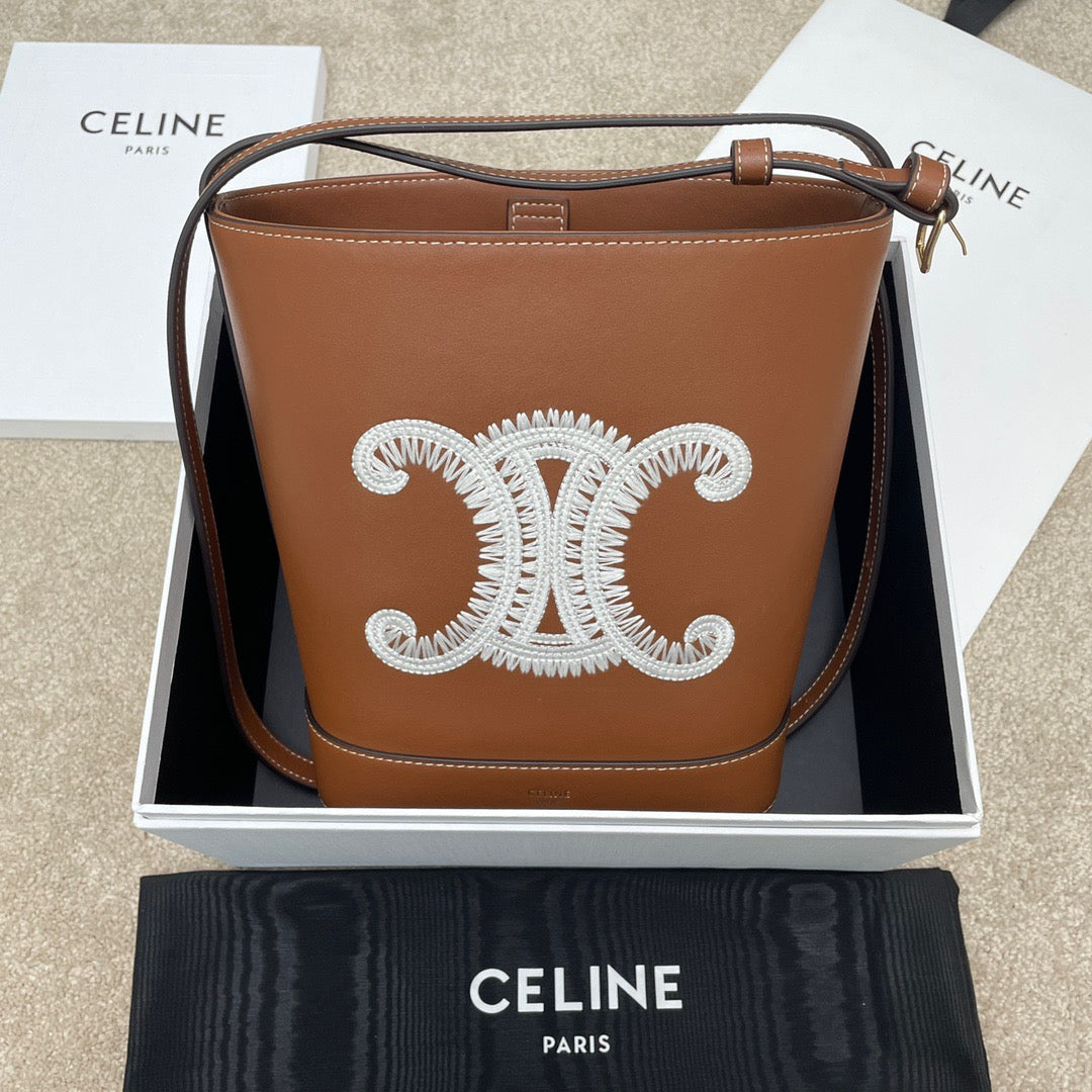 CEL Triomphe Bucket
