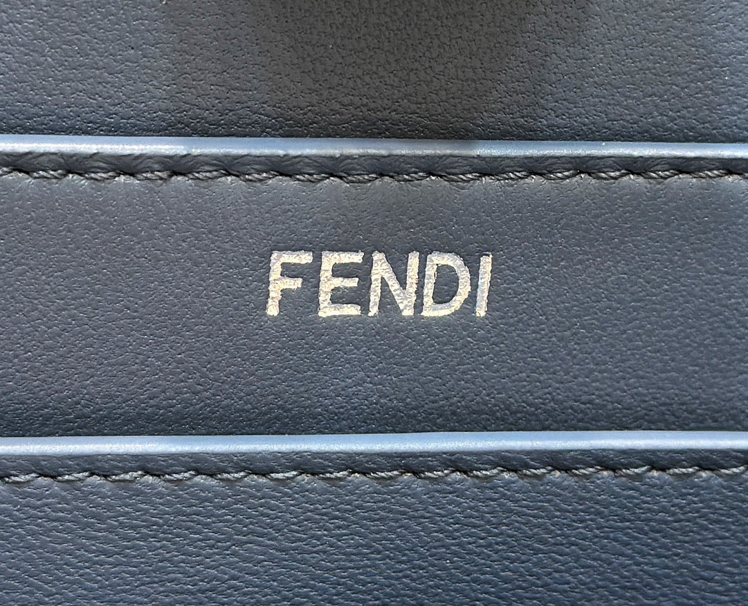FEN Peekaboo