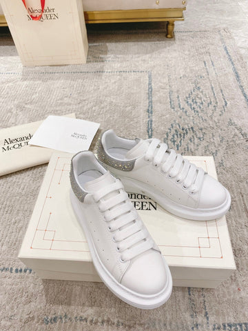 Sneakers & Shoes