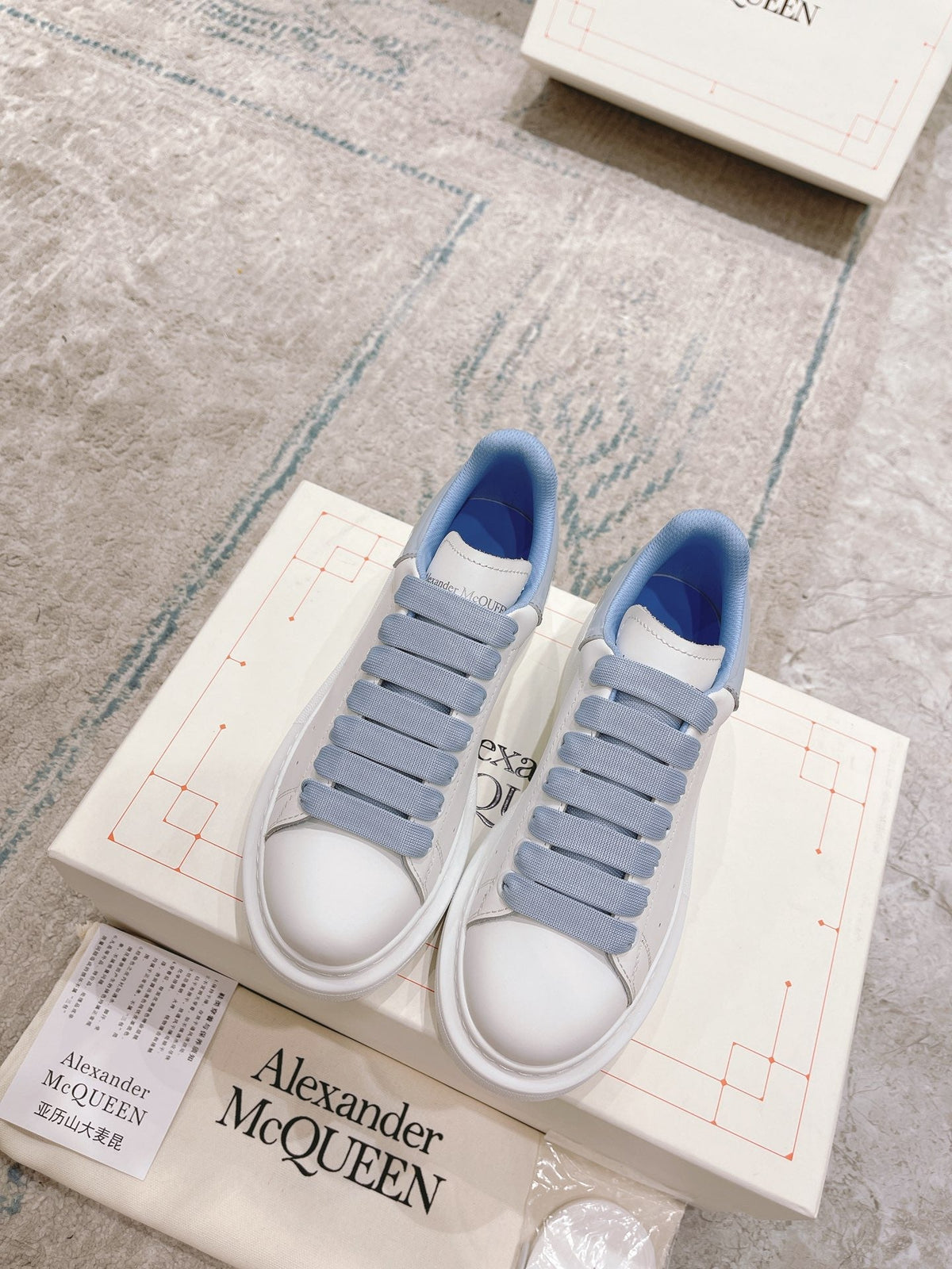 Sneakers & Shoes