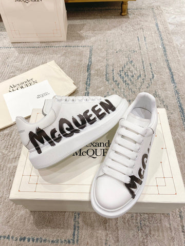 Sneakers & Shoes