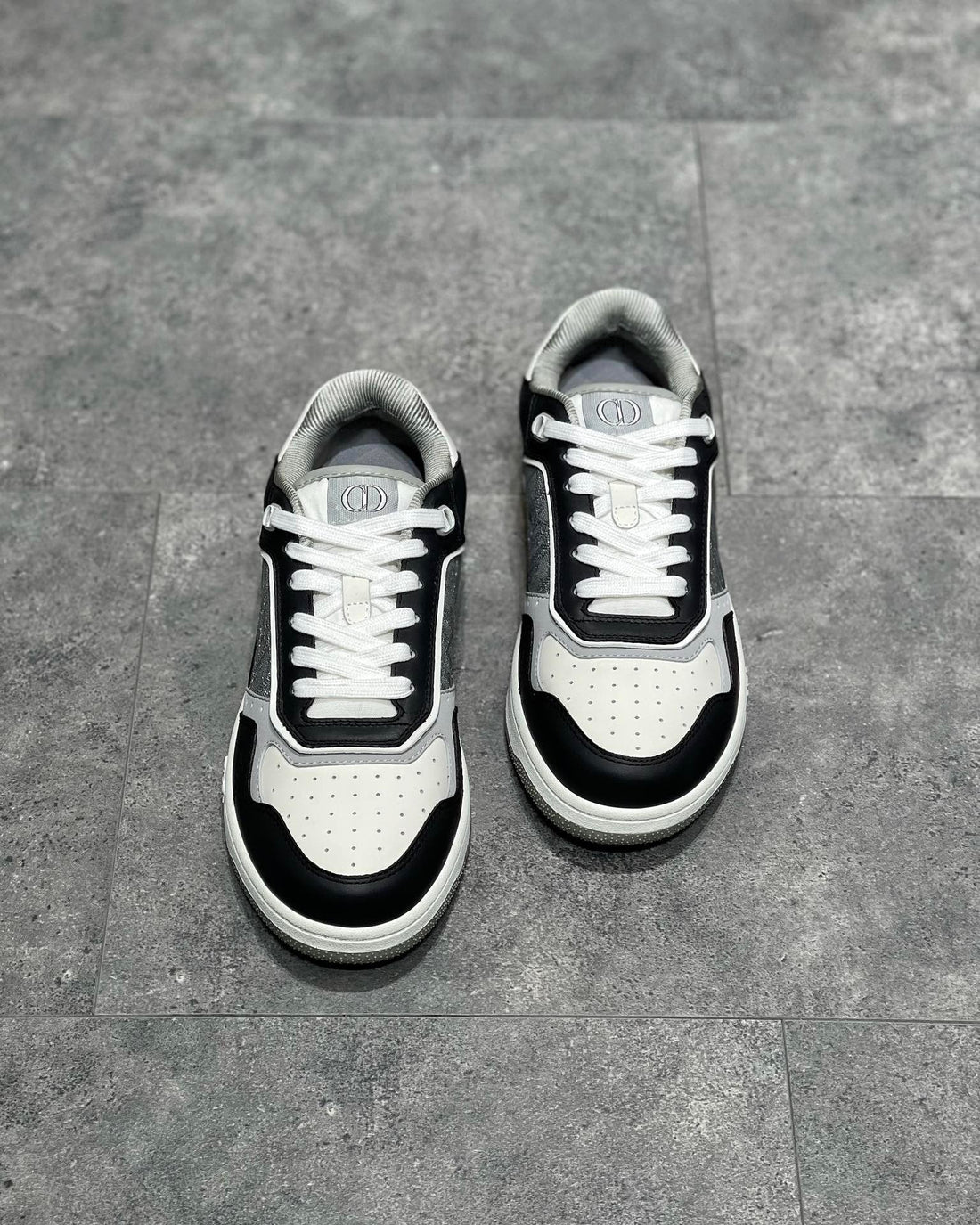 DIO Sneakers