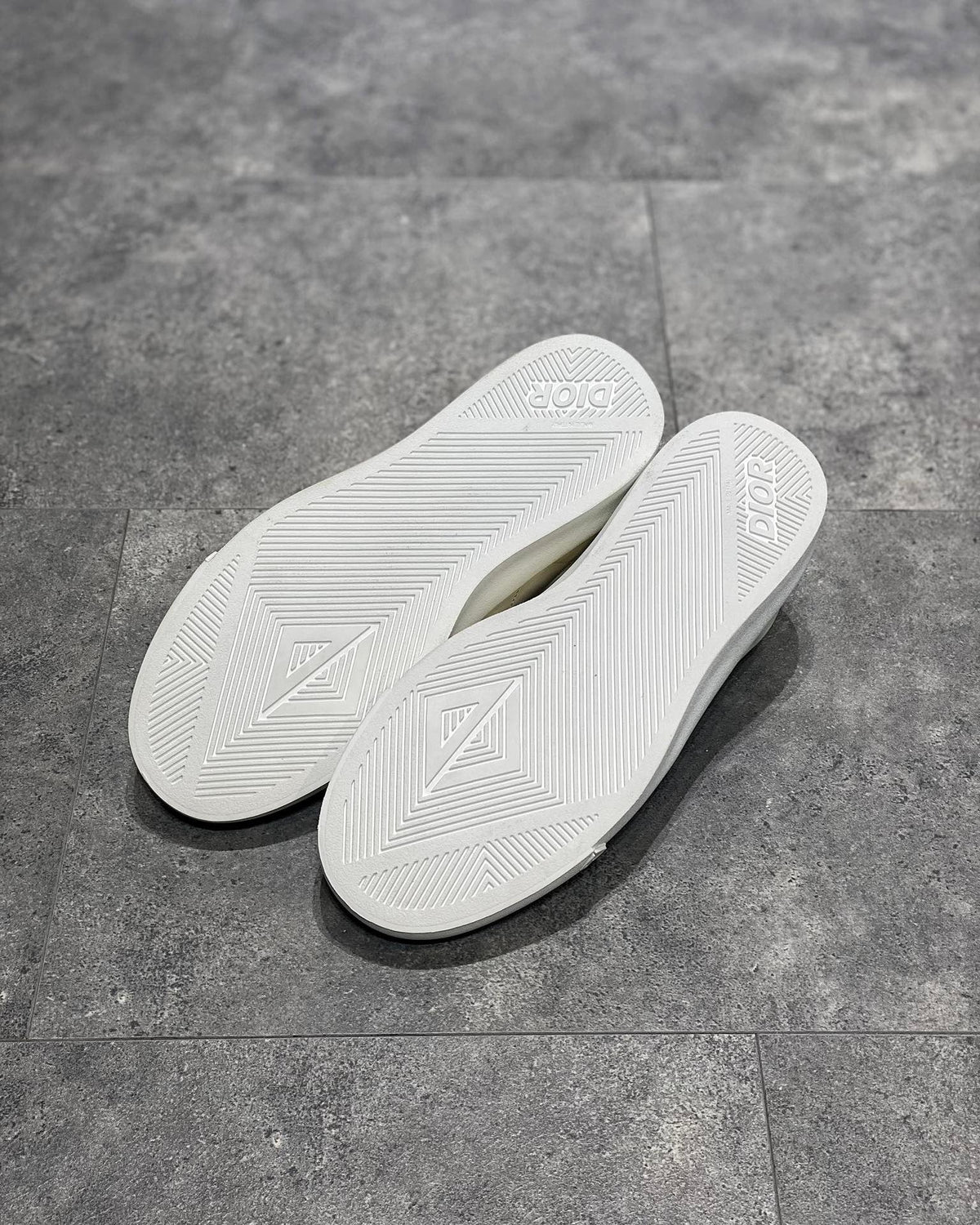 DIO Sneakers