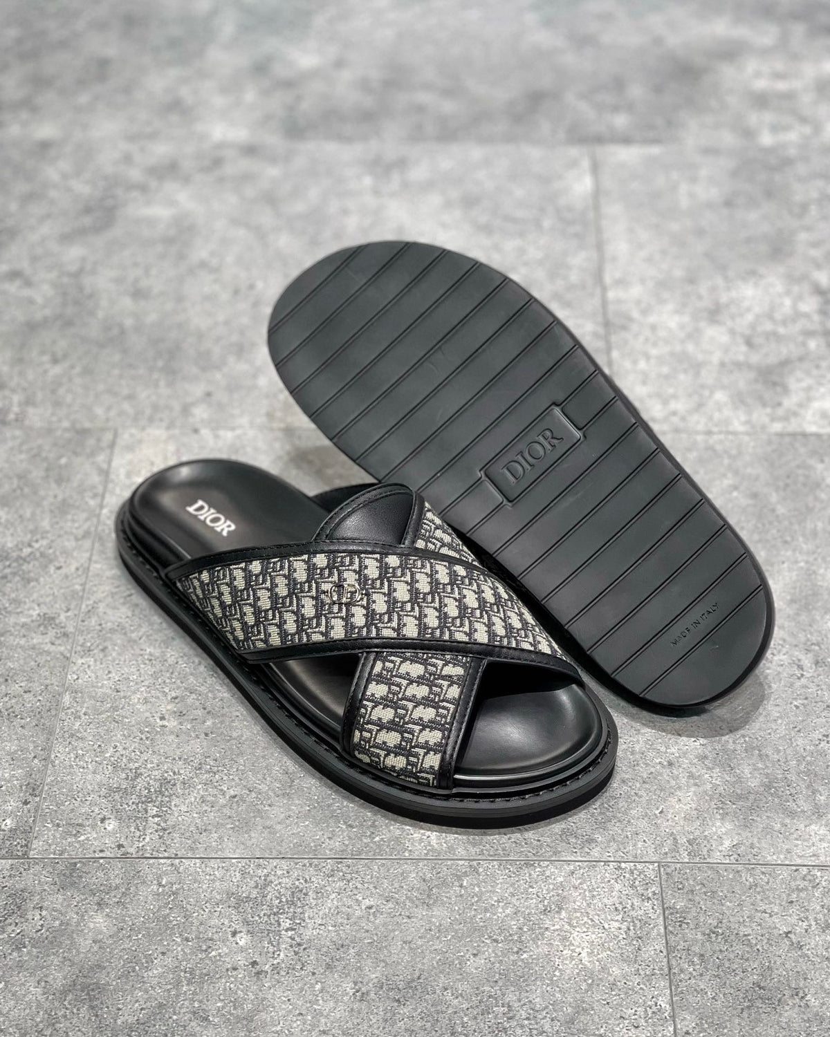 DIO Sandal