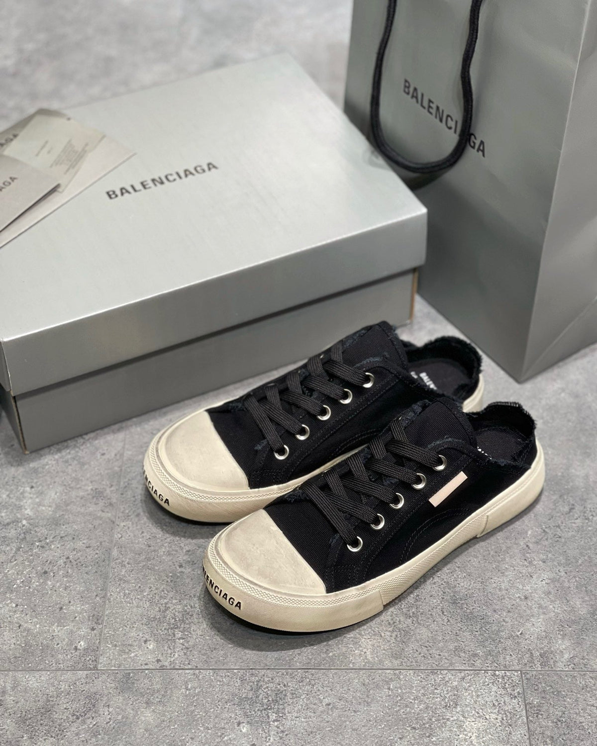 BLCG Sneakers