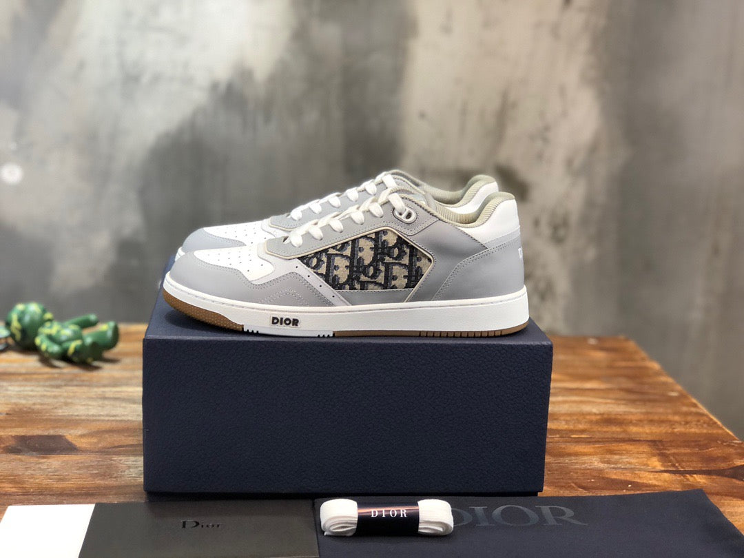 DIO Sneakers