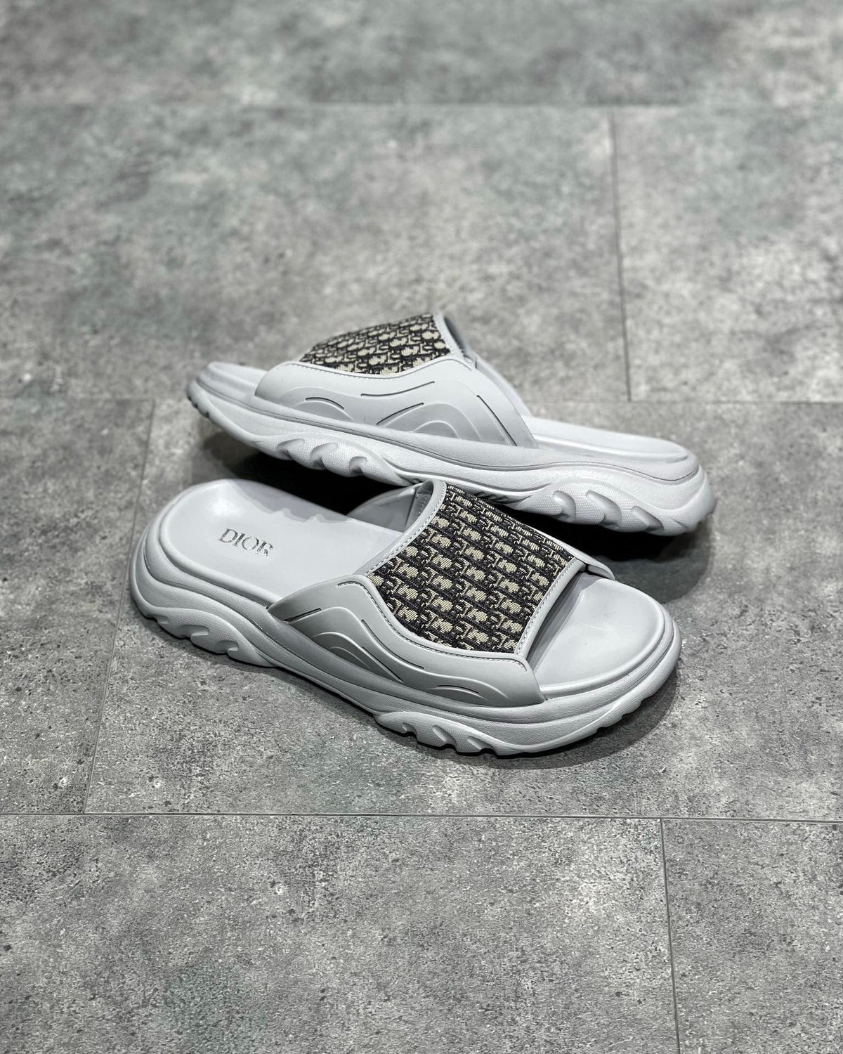 DIO Sandal