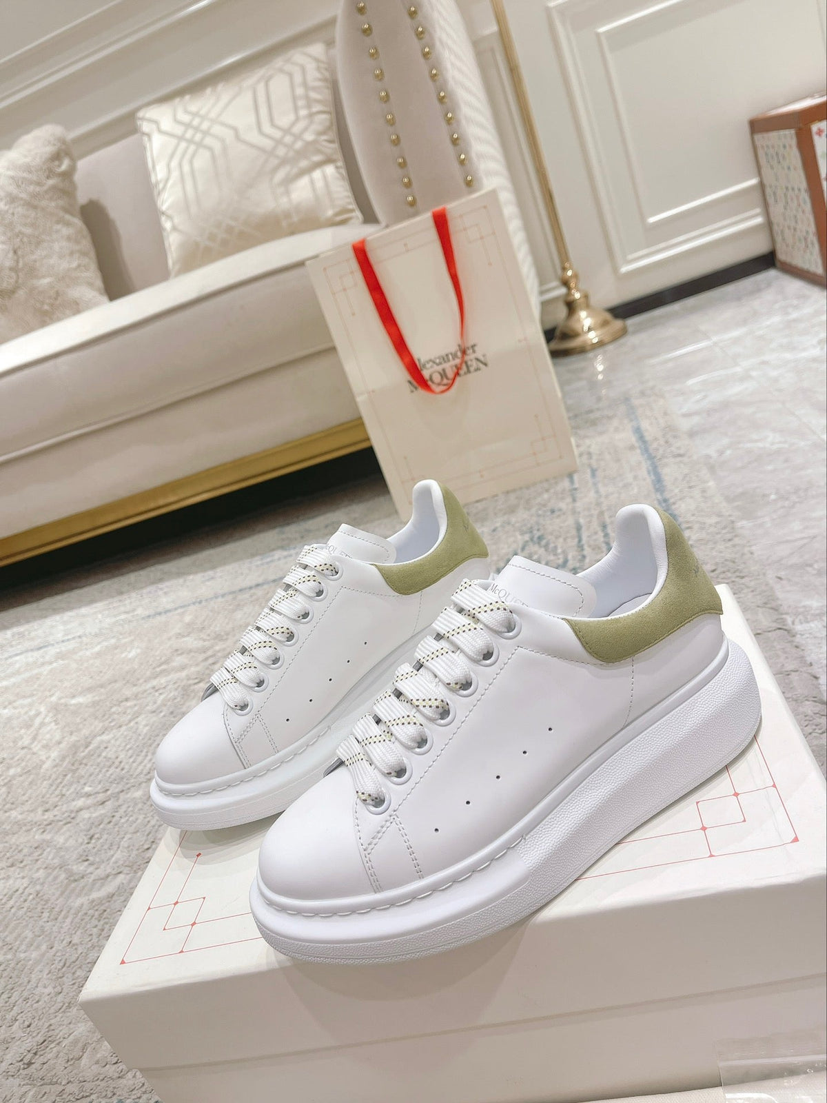 Sneakers & Shoes