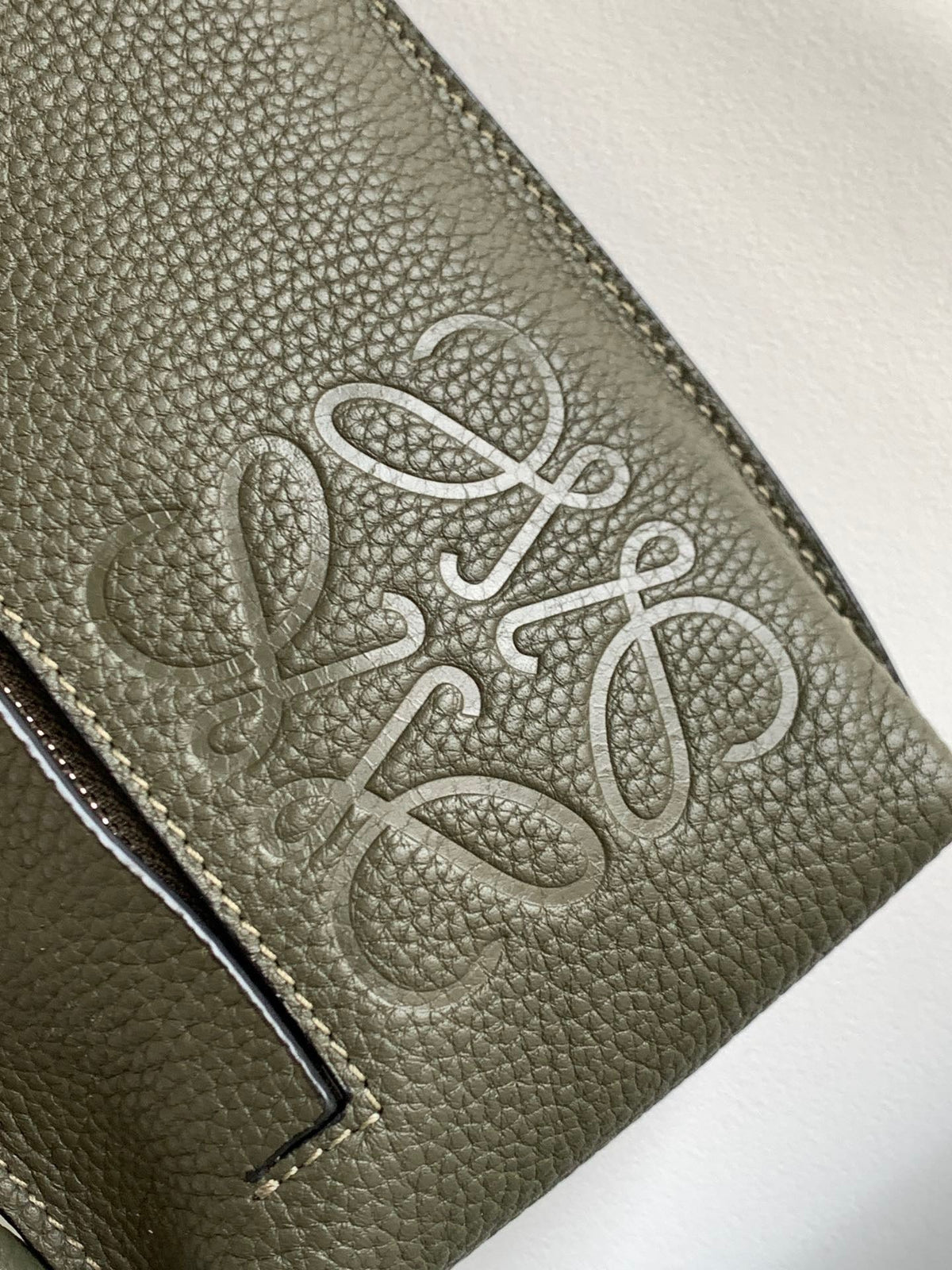 LO Sling Bag