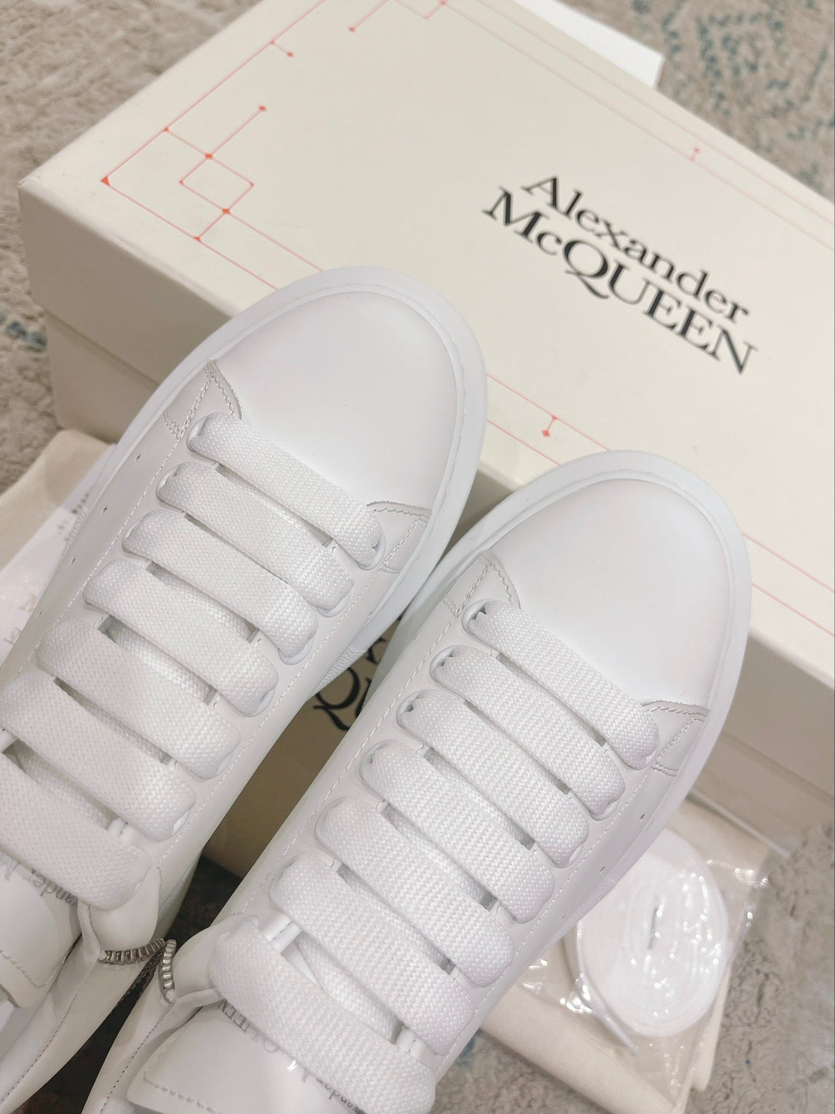 Sneakers & Shoes