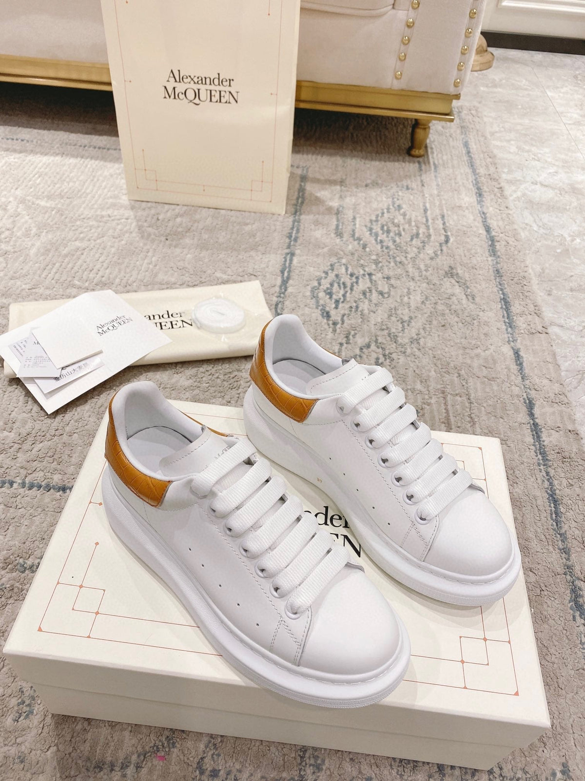 Sneakers & Shoes