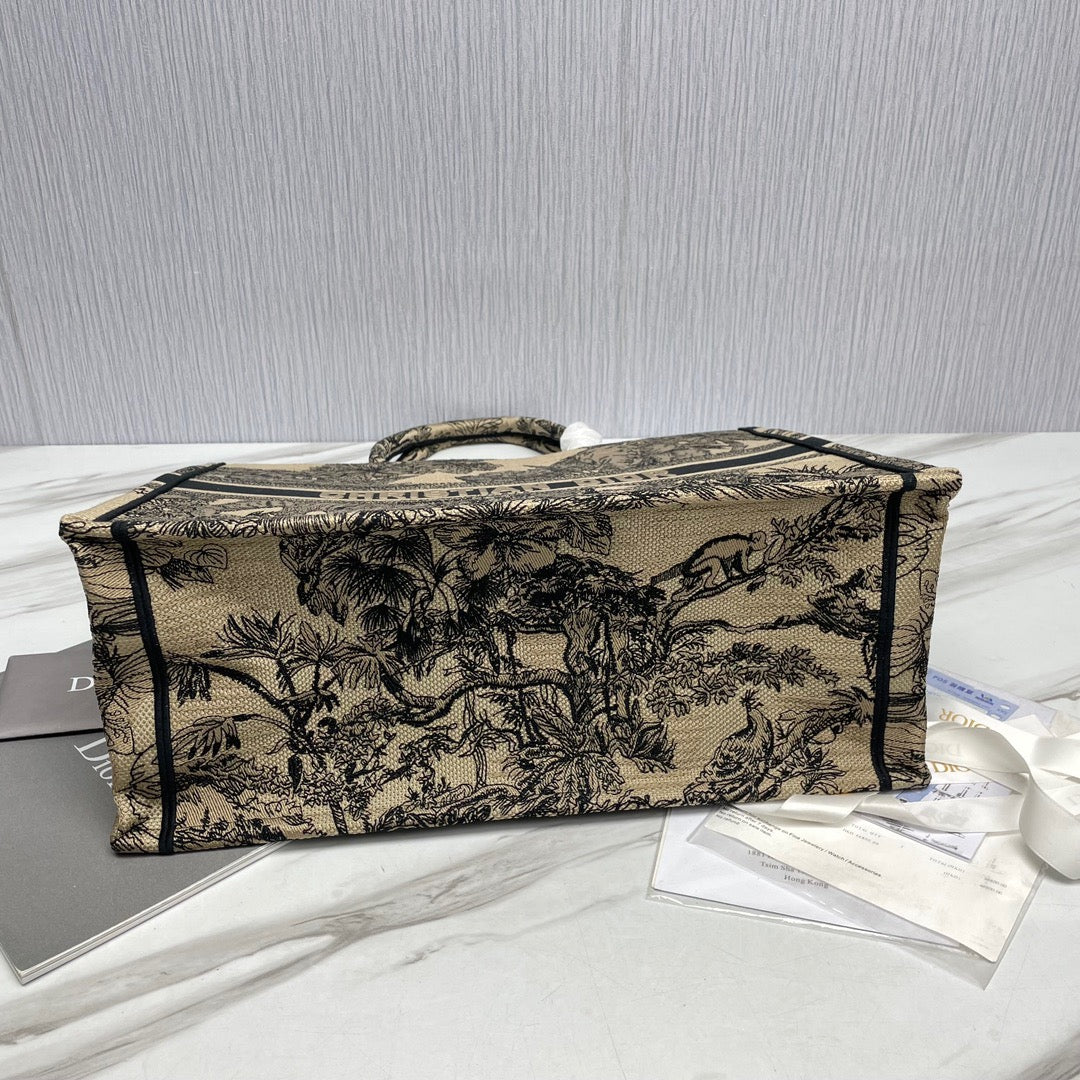 DIO BookTote