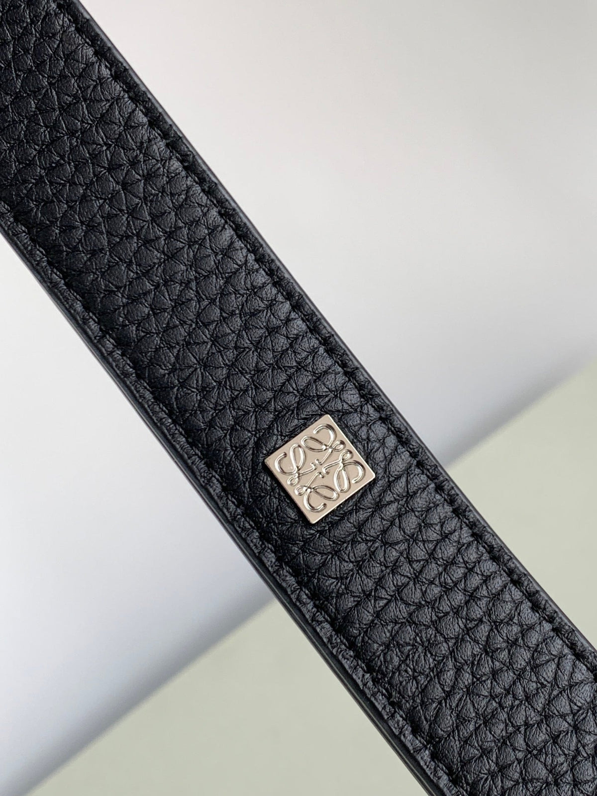 LO Sling Bag