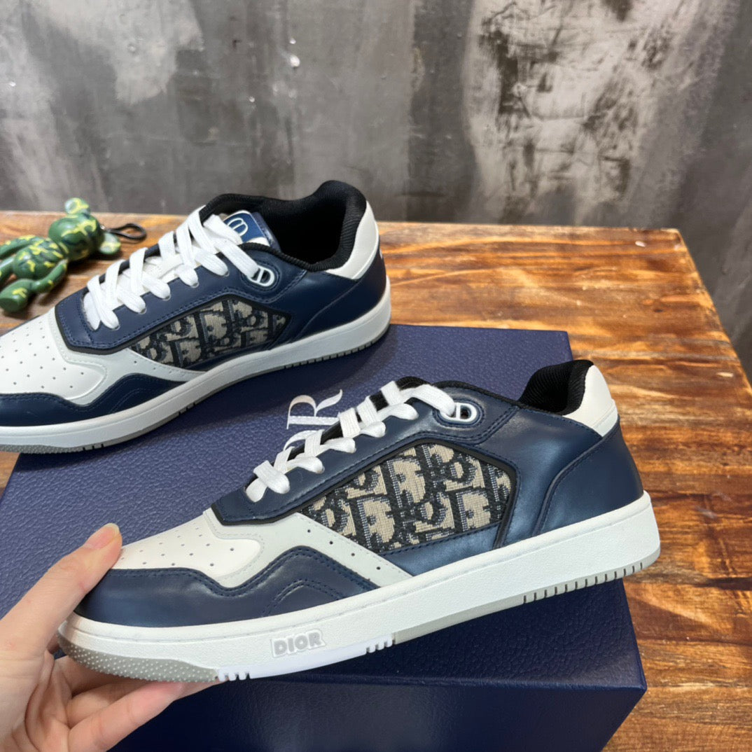 DIO Sneakers