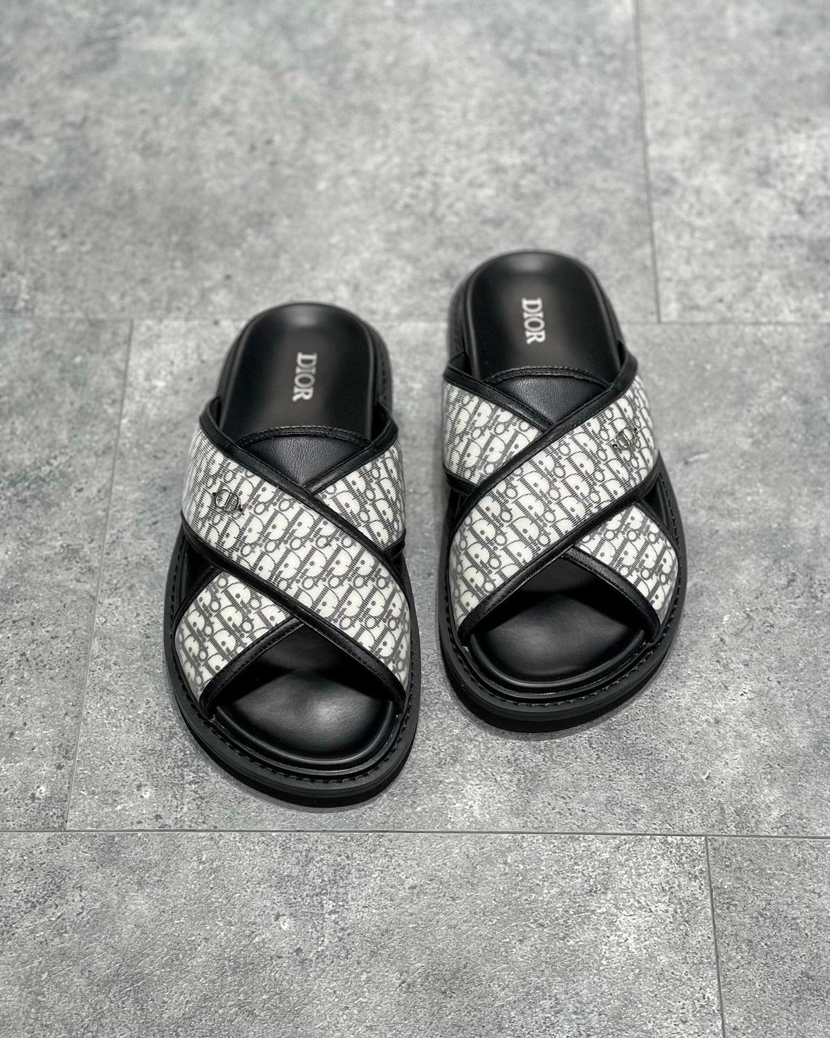 DIO Sandal