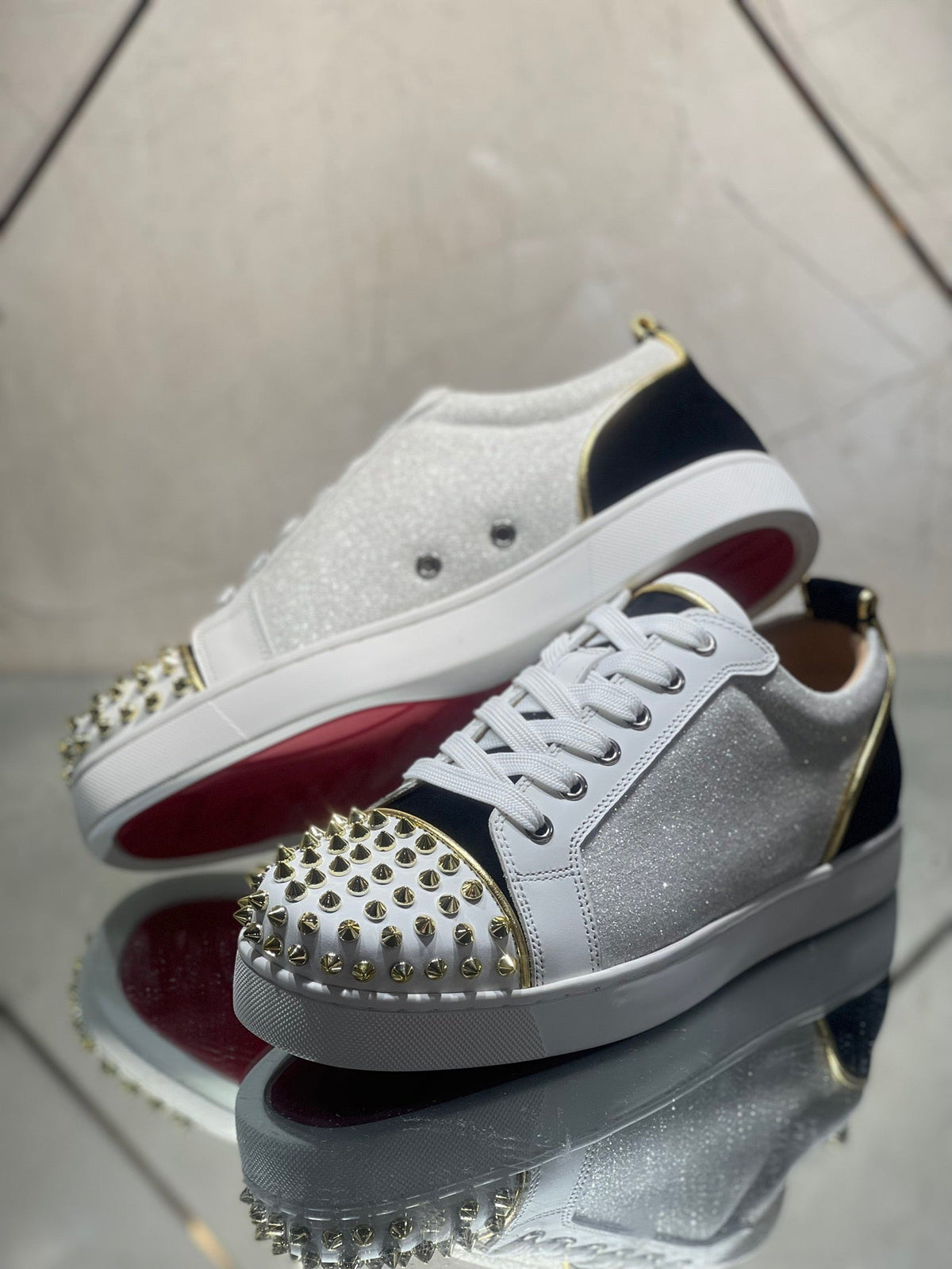 Sneakers & Shoes