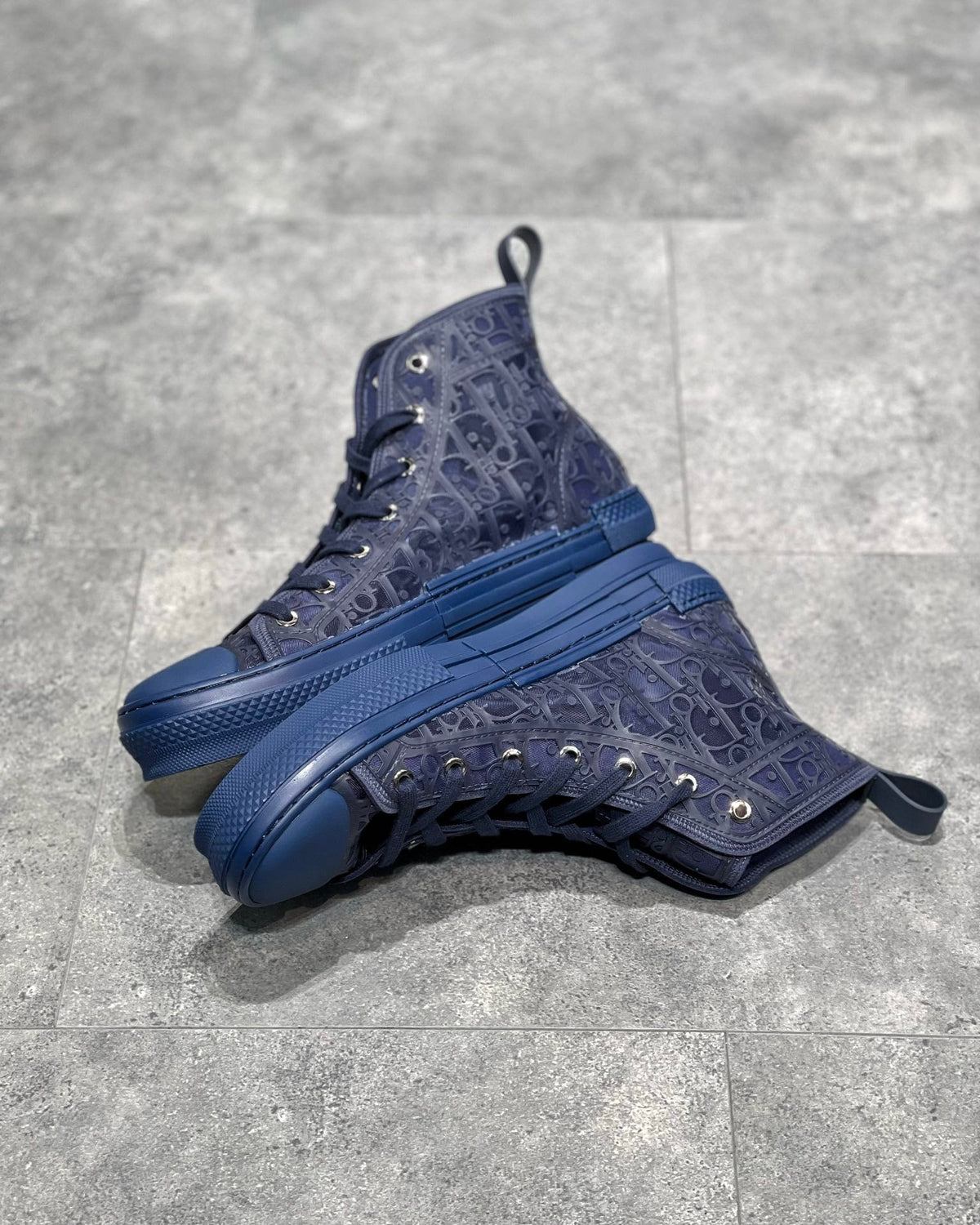 DIO Sneakers