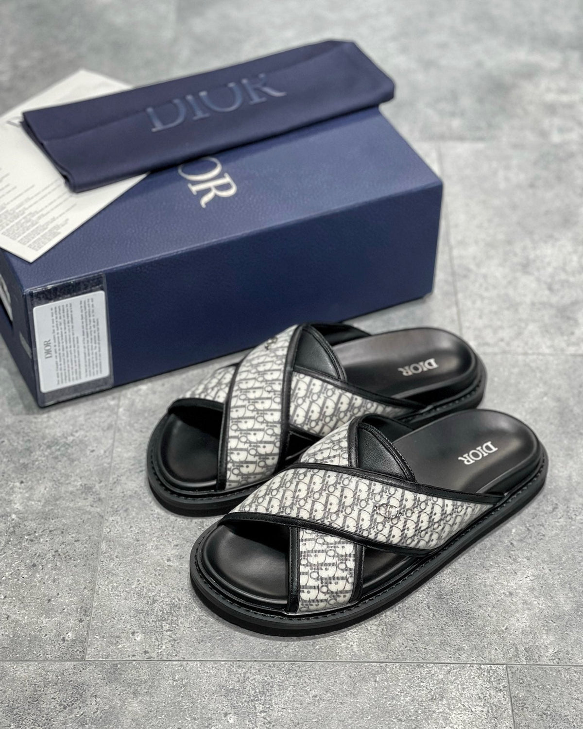 DIO Sandal