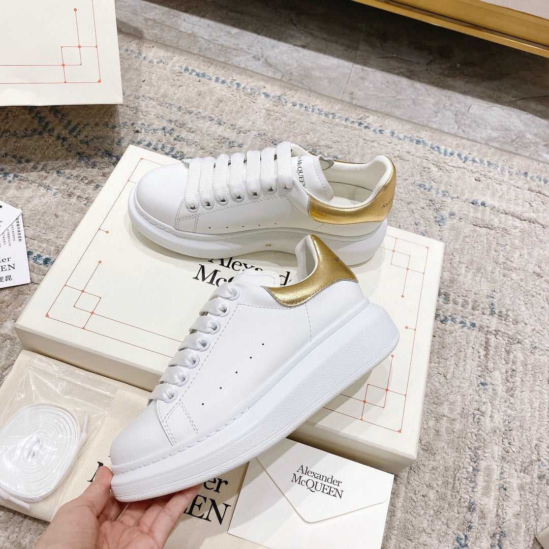 Sneakers & Shoes