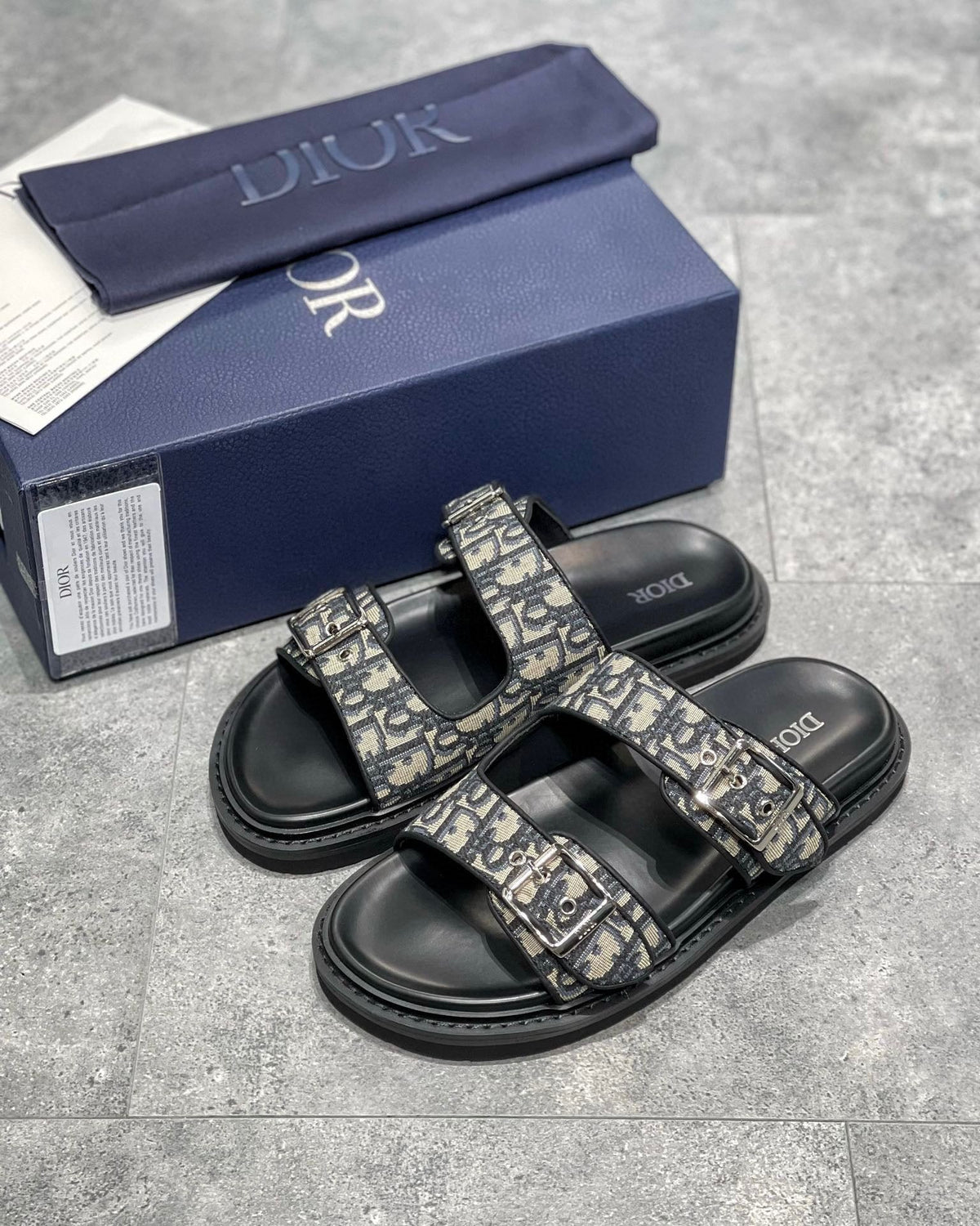 DIO Sandal