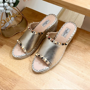 LACE-UP WEDGE SANDALS IN SILVER CALFSKIN WITH STUDS