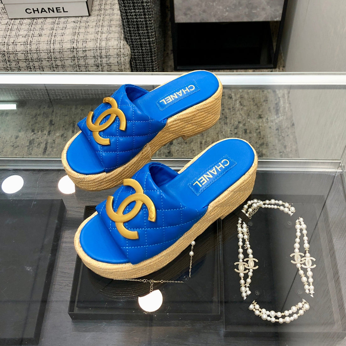 THICK SOLE WEDGE SLIPPERS IN COBALT BLUE LAMBSKIN AND BEIGE RUBBER