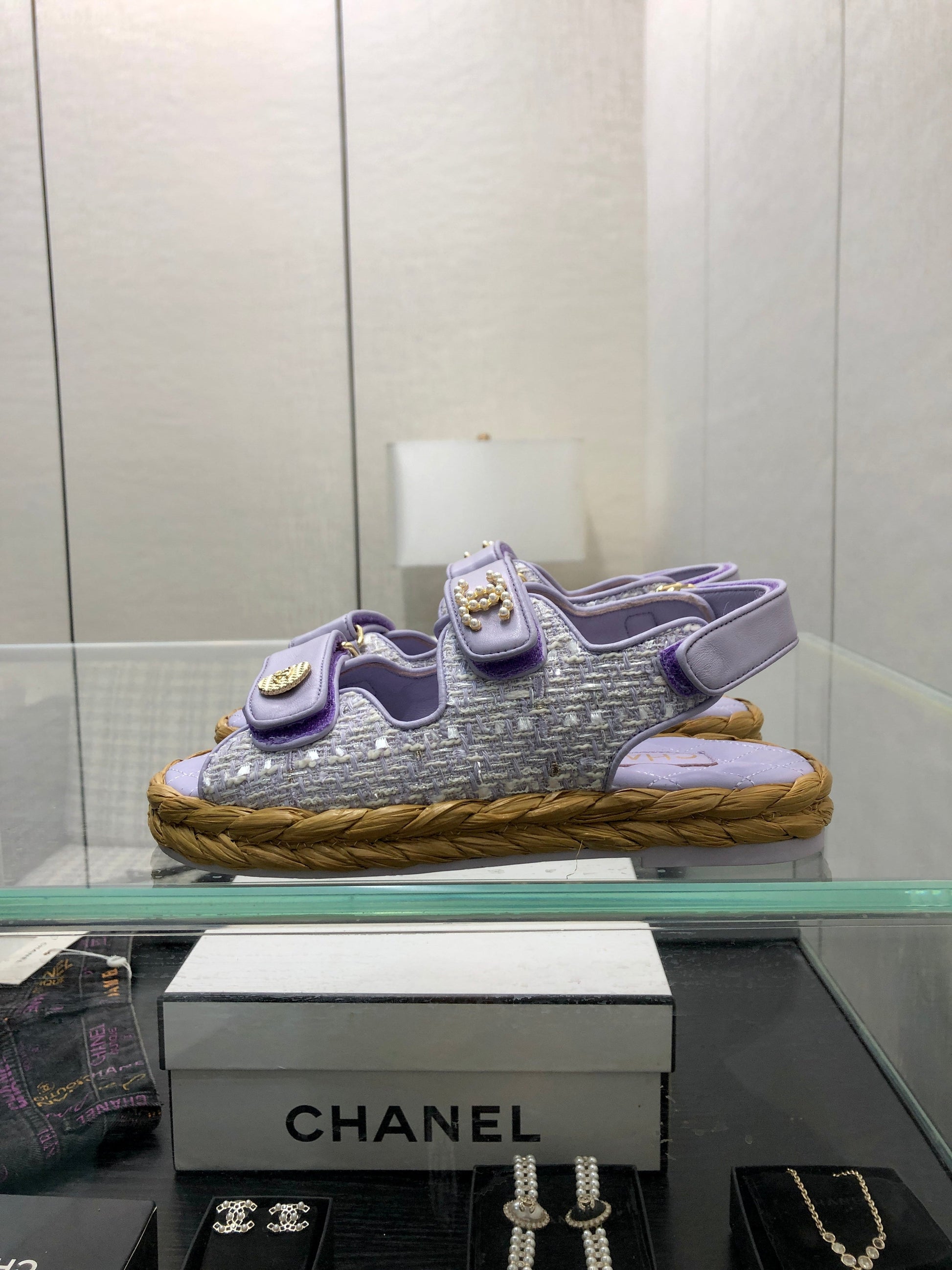 VELCRO SANDALS IN PALE PURPLE LAMBSKIN AND TWEED FABRIC