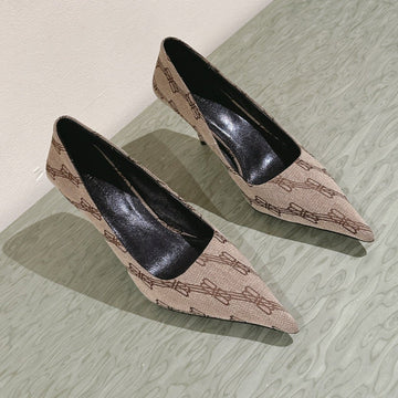 POINTED HIGH PUMPS IN BEIGE MONOGRAM JACQUARD FABRIC