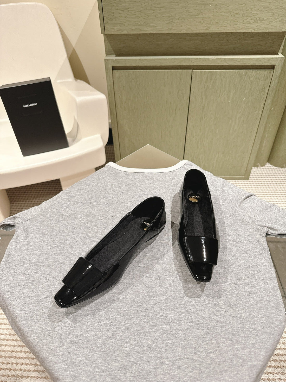 BALLERINA FLATS IN BLACK PATENT CALFSKIN