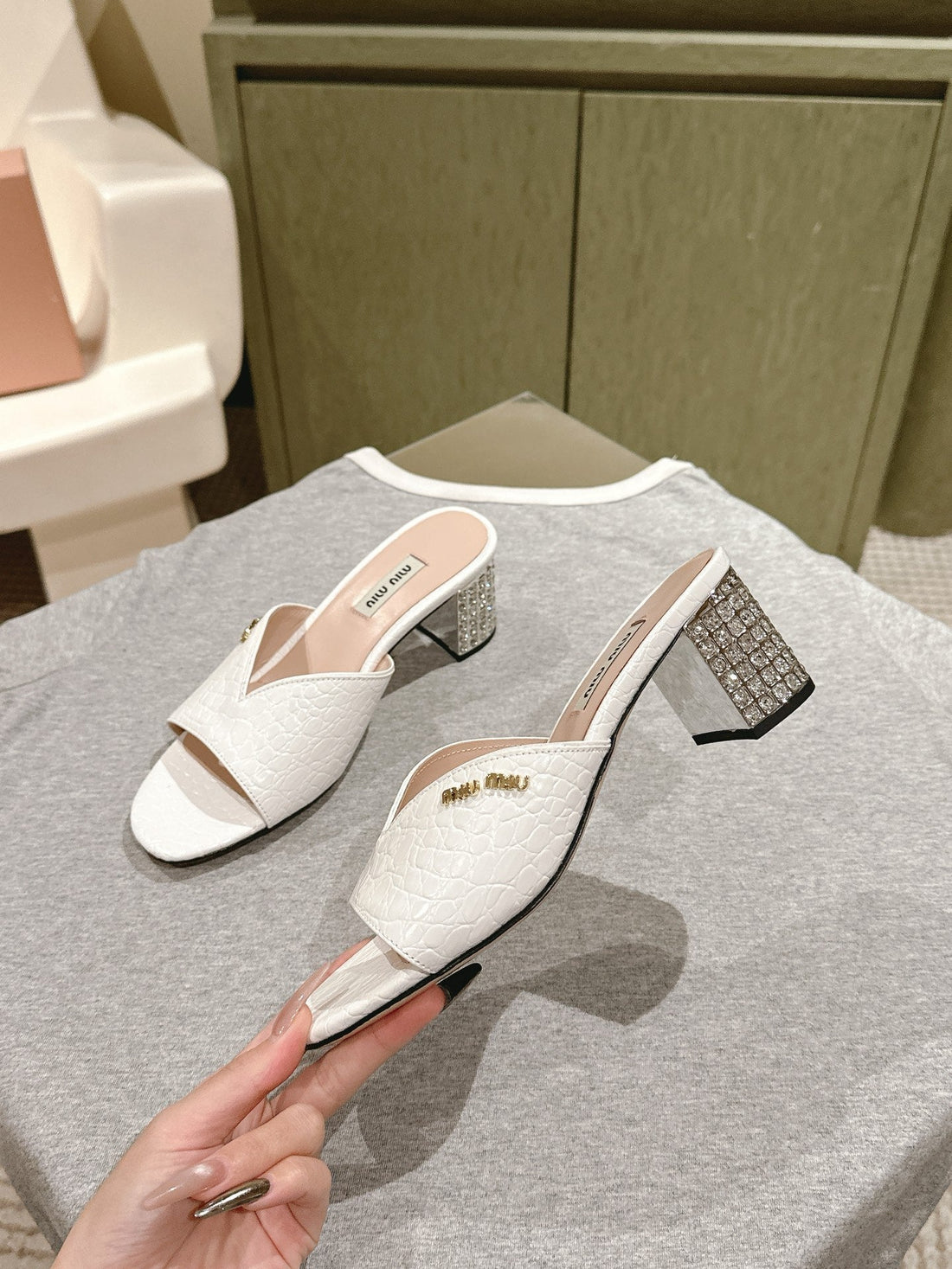 JEWELLED HEEL 55 MULE SANDALS IN WHITE CALFSKIN