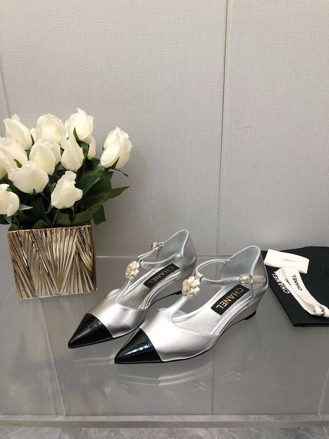 CAMELLIA CAP JANE SANDALS IN SILVER MIX BLACK LAMBSKIN