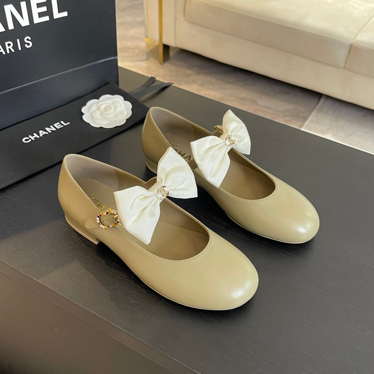 BALLET FLAT ECRU BEIGE LAMBSKIN WITH WHITE BOW