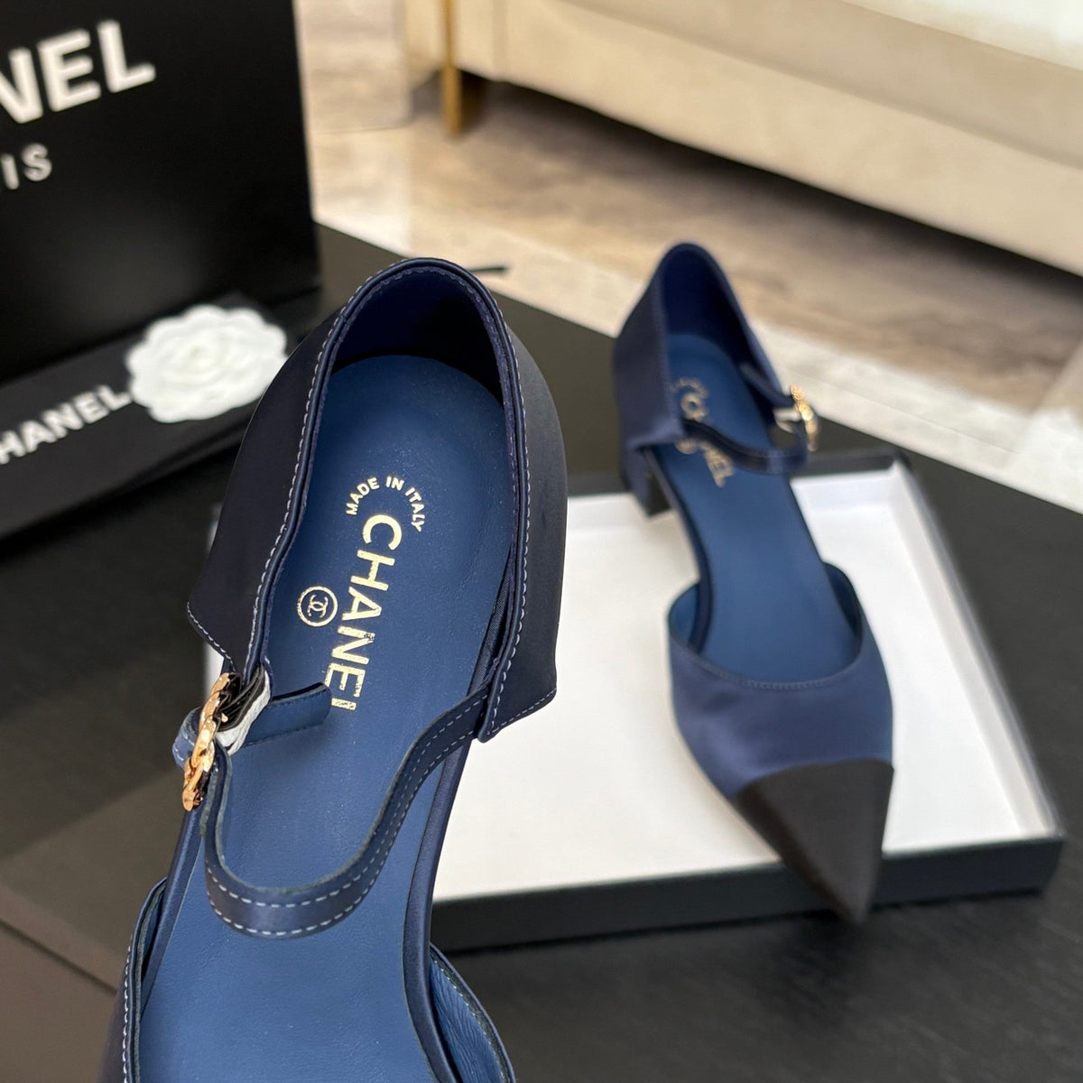 BLOCK HEEL SLINGBACKS IN NAVY BLUE MIX BLACK SILK FABRIC