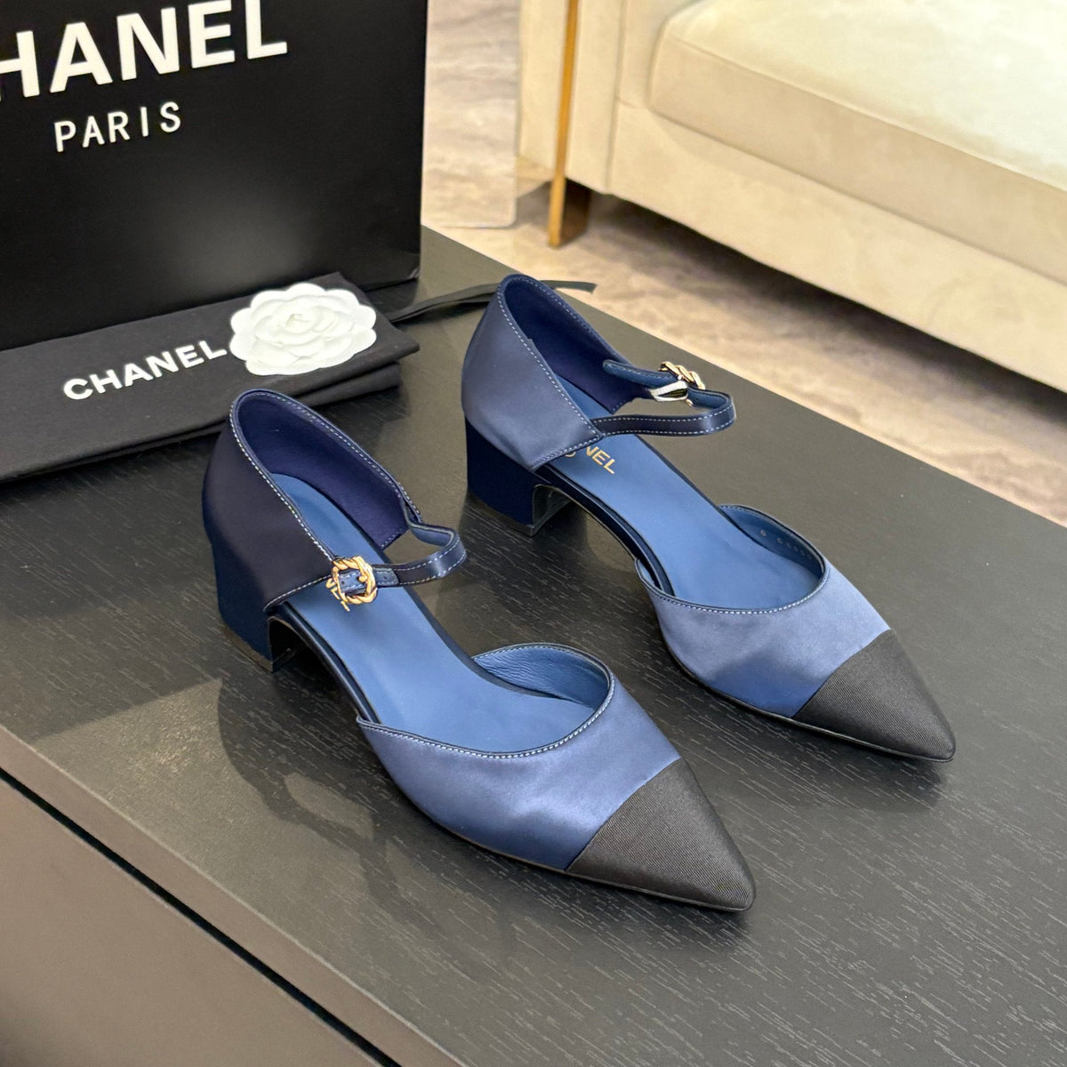 BLOCK HEEL SLINGBACKS IN NAVY BLUE MIX BLACK SILK FABRIC