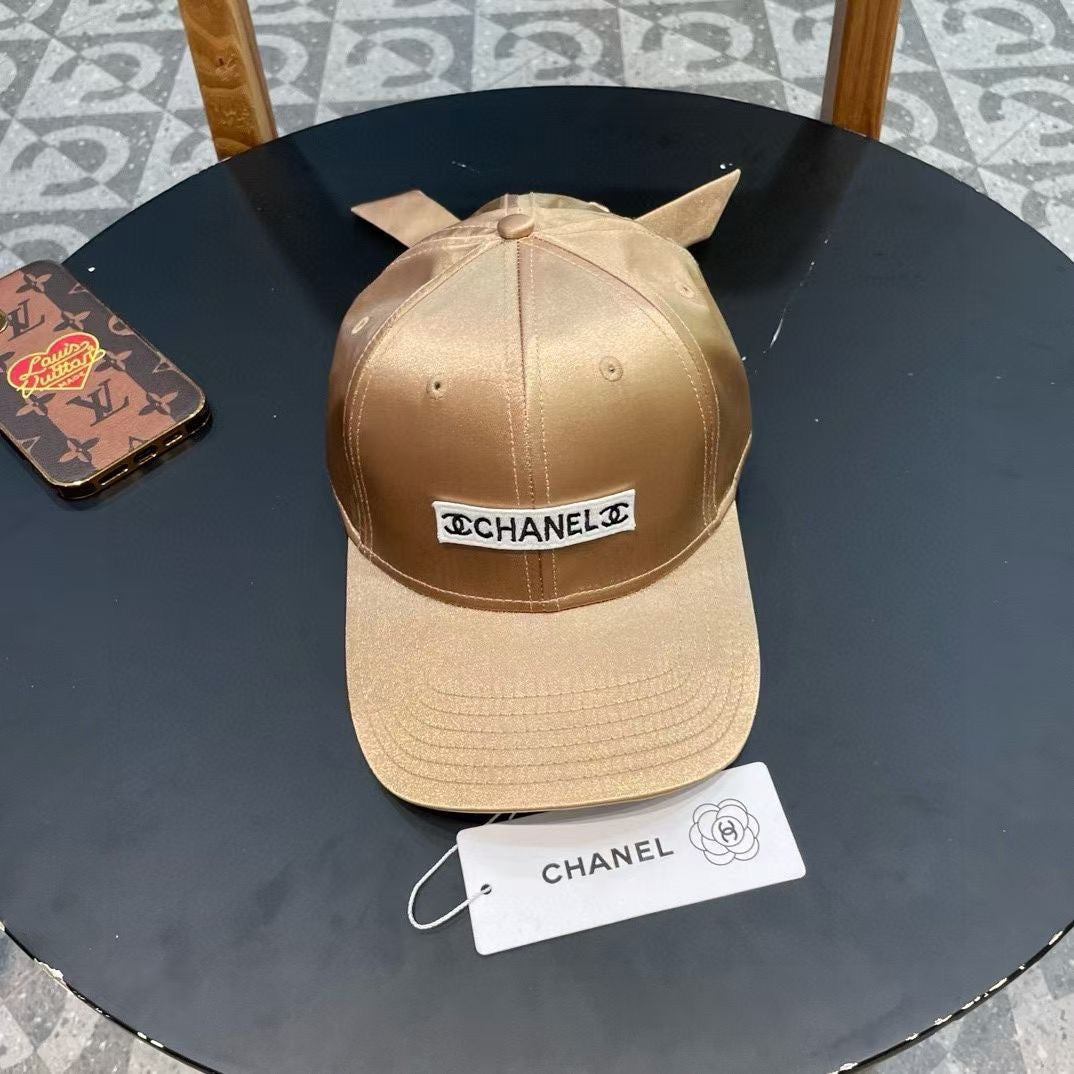 BASEBALL HAT IN GOLD SILK SATIN 404866