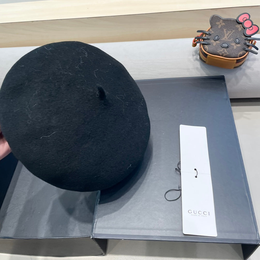 BERET HAT IN BLACK WOOL 406886