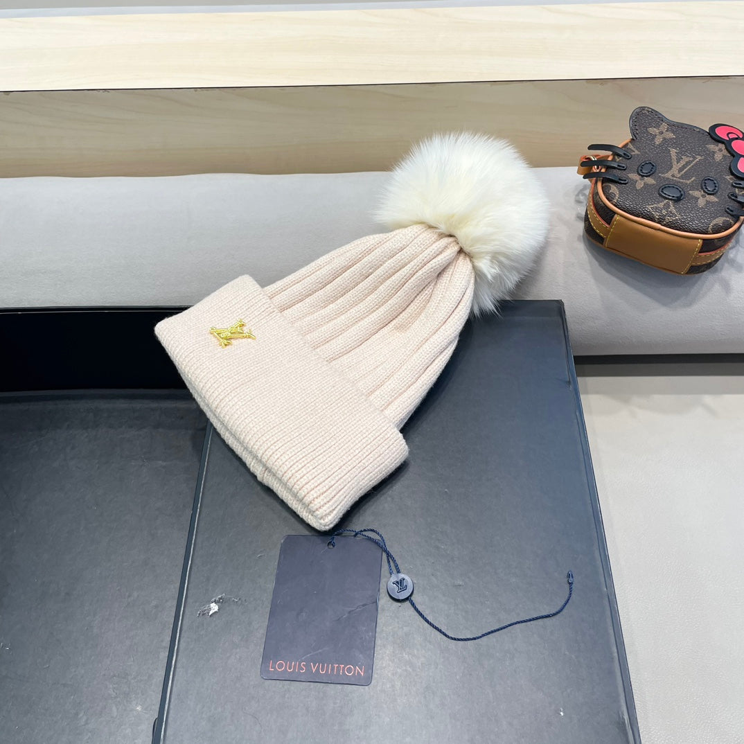 KNITTED BEANIE HAT IN LULLABY PINK WOOL AND FOX FUR 409792