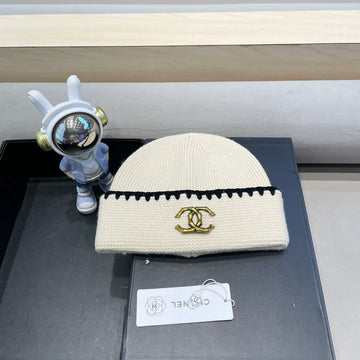 BEANIE HAT IN WHITE WOOL 419782