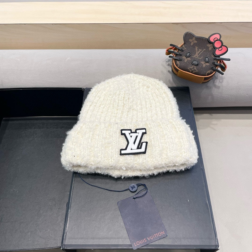 KNITTED BEANIE HAT IN WHITE WOOL 421265