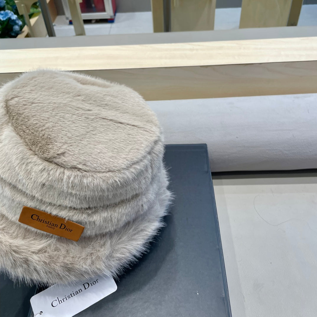 BUCKET HAT IN BEIGE MINK FUR 433470