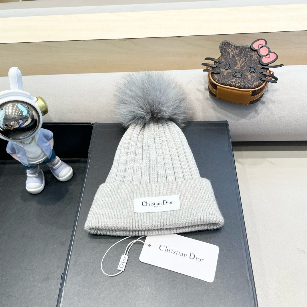 KNITTED BEANIE HAT IN RHINO GRAY WOOL AND FOX FUR 435033