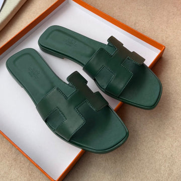0RAN SANDALS IN FOREST GREEN CALFSKIN