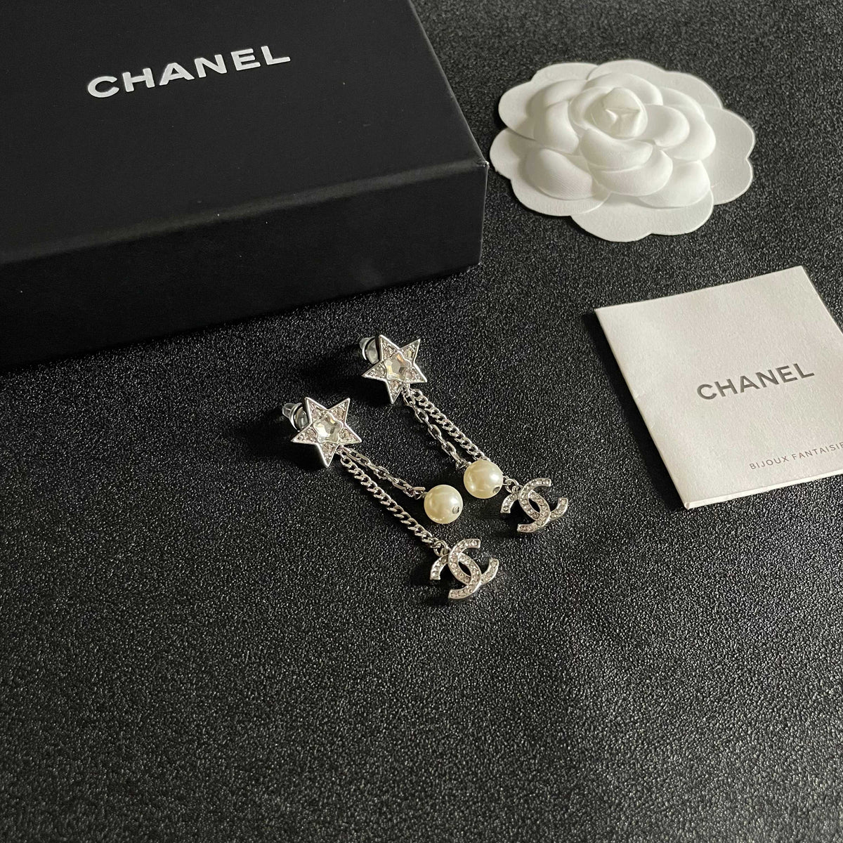 DOUBLE C STUD EARRINGS WITH STAR STONE DOUBLE CHAINS ONE WITH LOGO AND ONE WITH PEARL