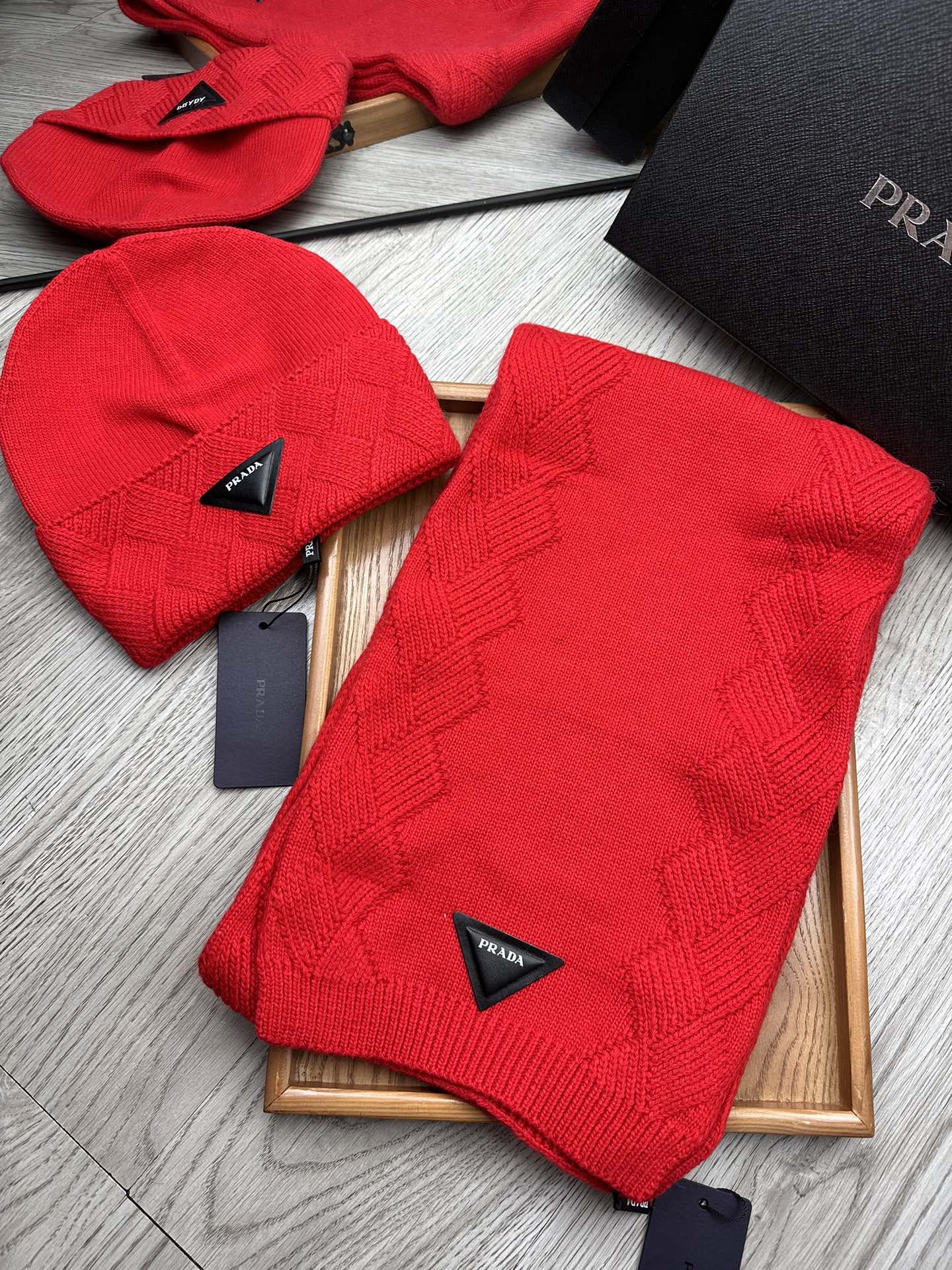 SET SCARF AND HAT IN CHERRY RED WOOL AND RABBIT FUR 397409