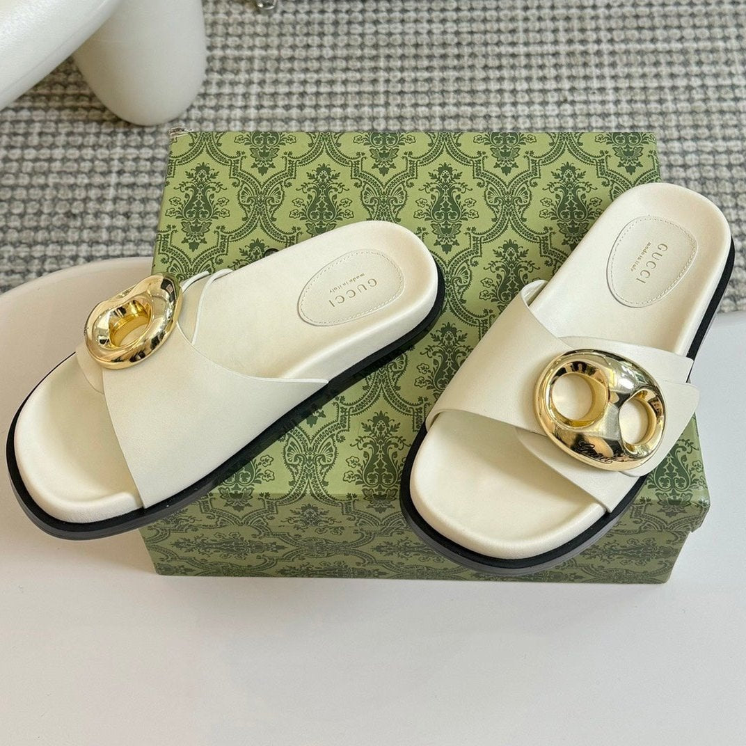 WOMEN'S SLIPPER IN WHITE CALFSKIN WITH GOLD HARDWARE