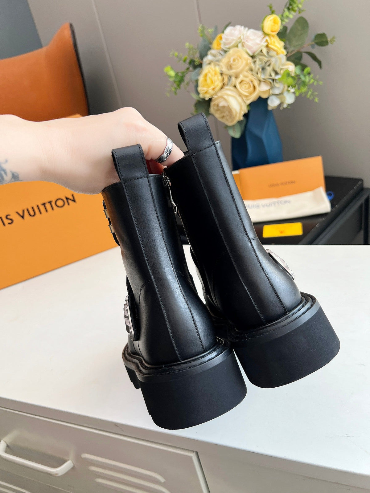 LV WOMEN'S BEAUBOURG ANKLE BOOT IN BLACK CALFSKIN