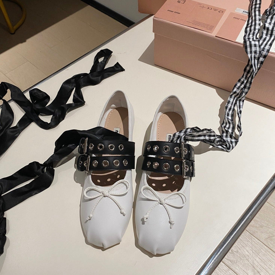 BALLET FLAT SHOES WHITE LAMBSKIN WITH UNIQUE BLACK STRAPS