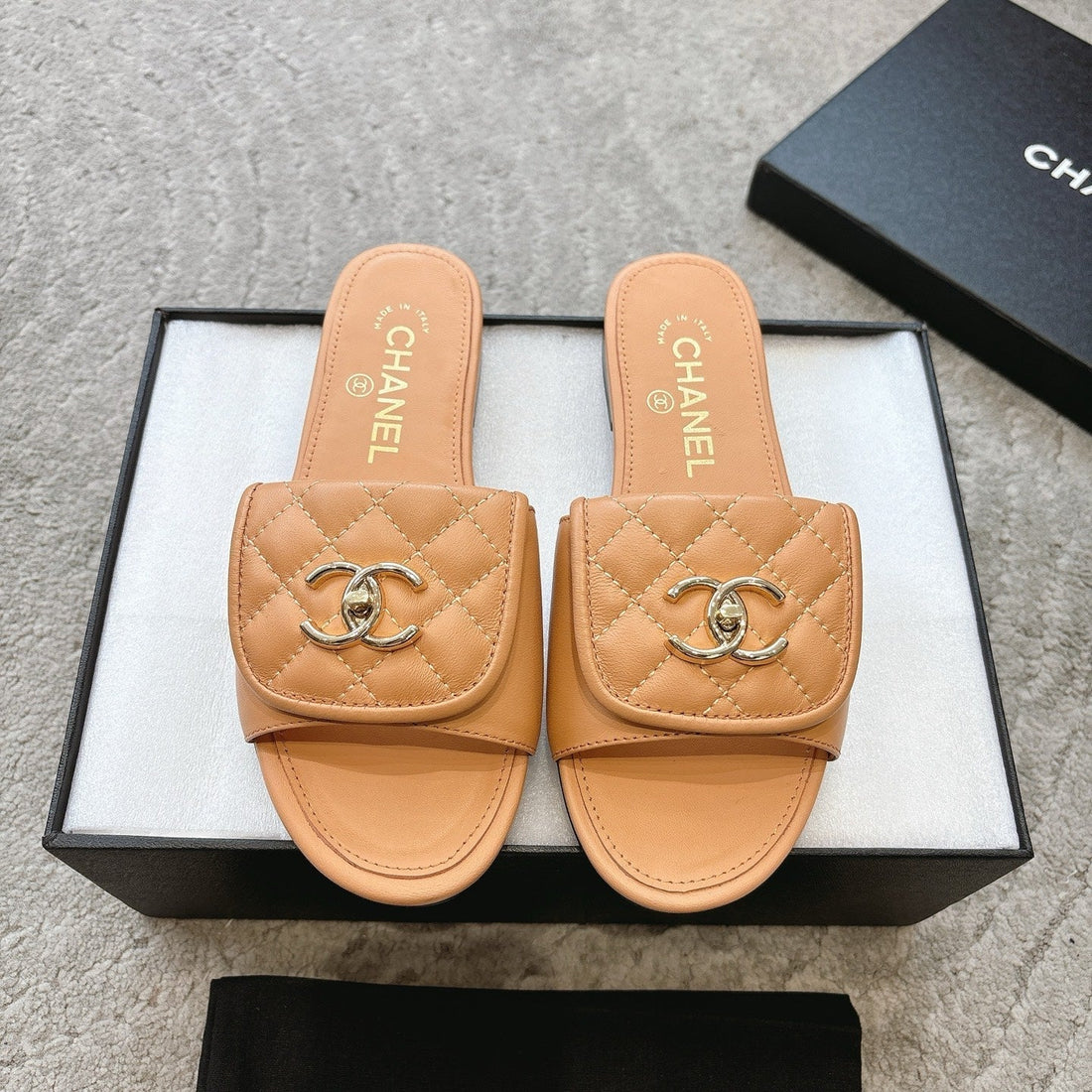 PLATFORM SLIPPERS LOGO IN YELLOW ORANGE LAMBSKIN